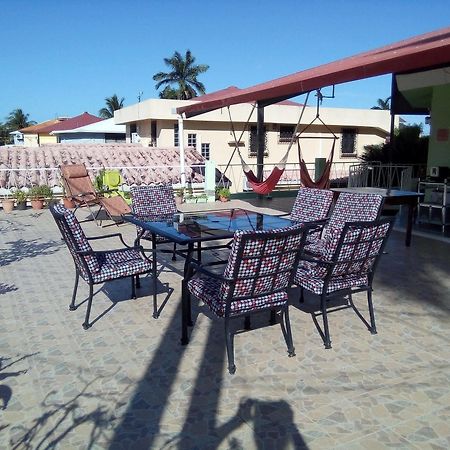 The Red Hut Inn Cidade de Belize Exterior foto