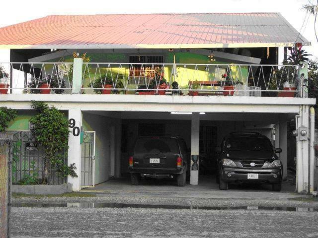 The Red Hut Inn Cidade de Belize Exterior foto